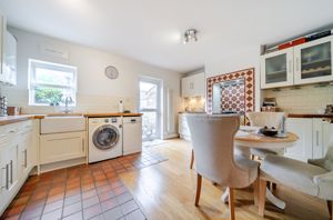 Kitchen diner angle 2- click for photo gallery